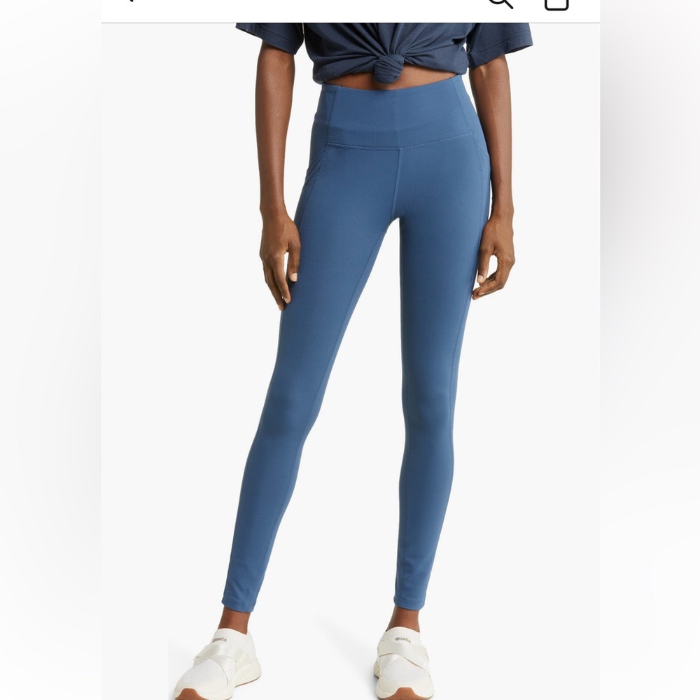 Zella size medium blue side pocket leggings like new